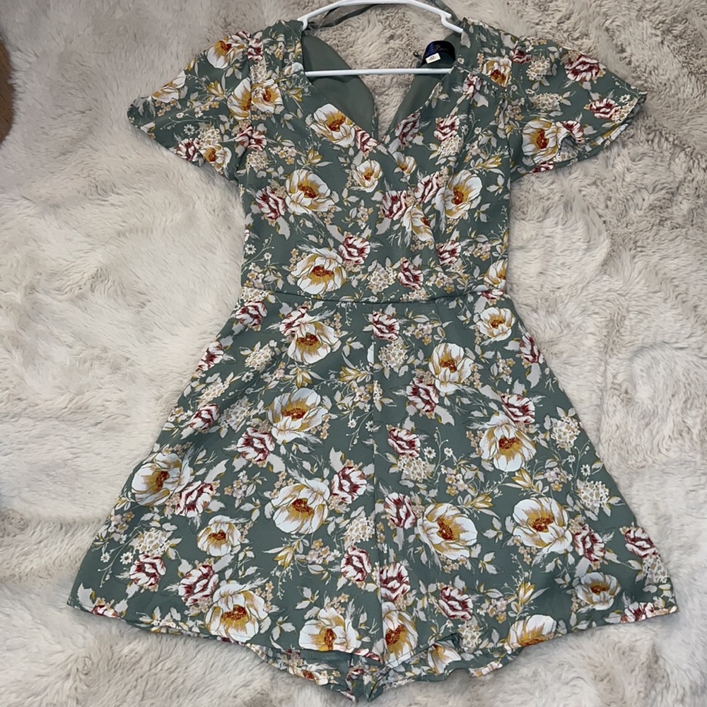 Romper - Picture 2 of 3